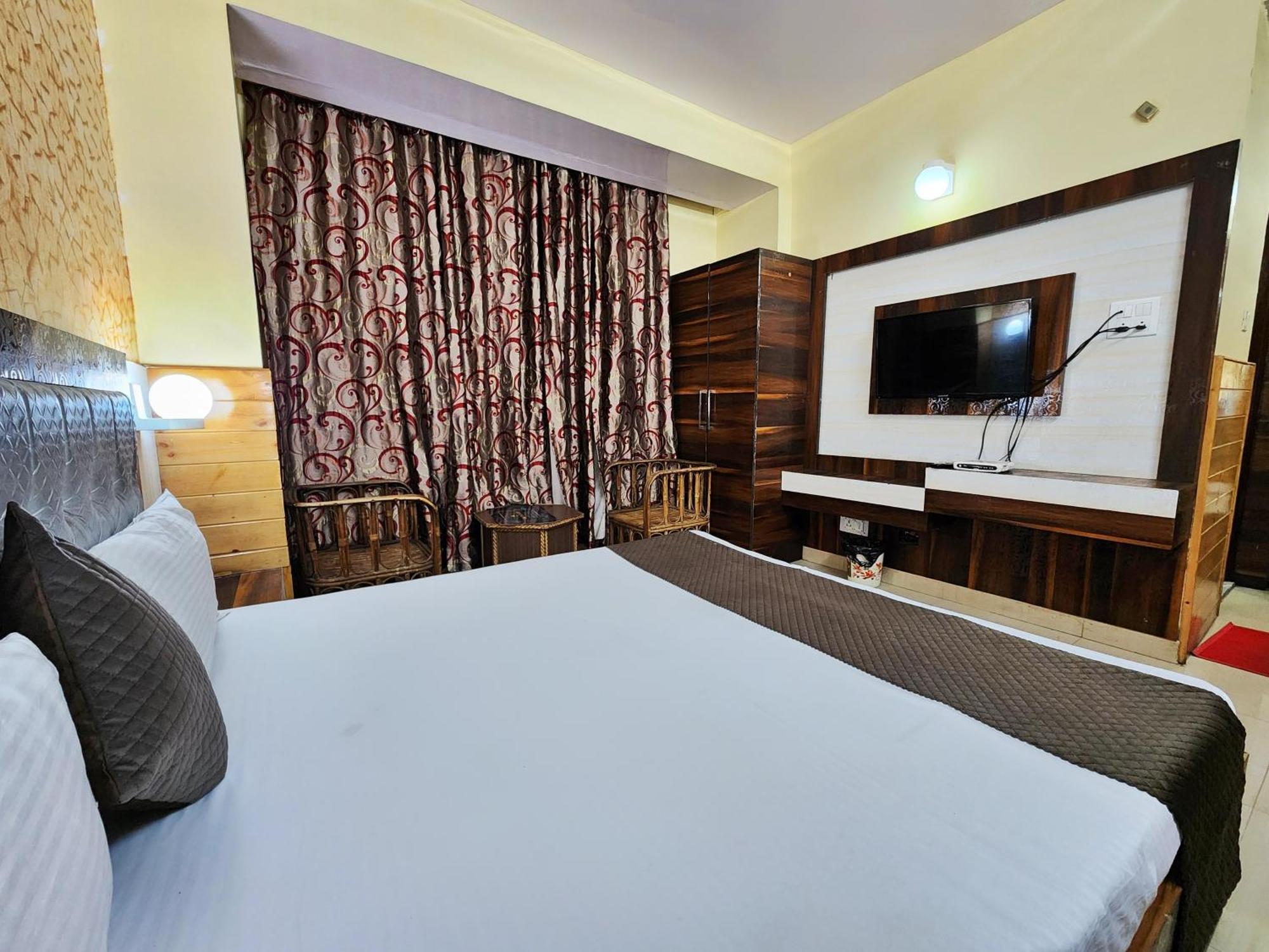 Hotel Taj Palace Near Mall Road Simlá Kültér fotó