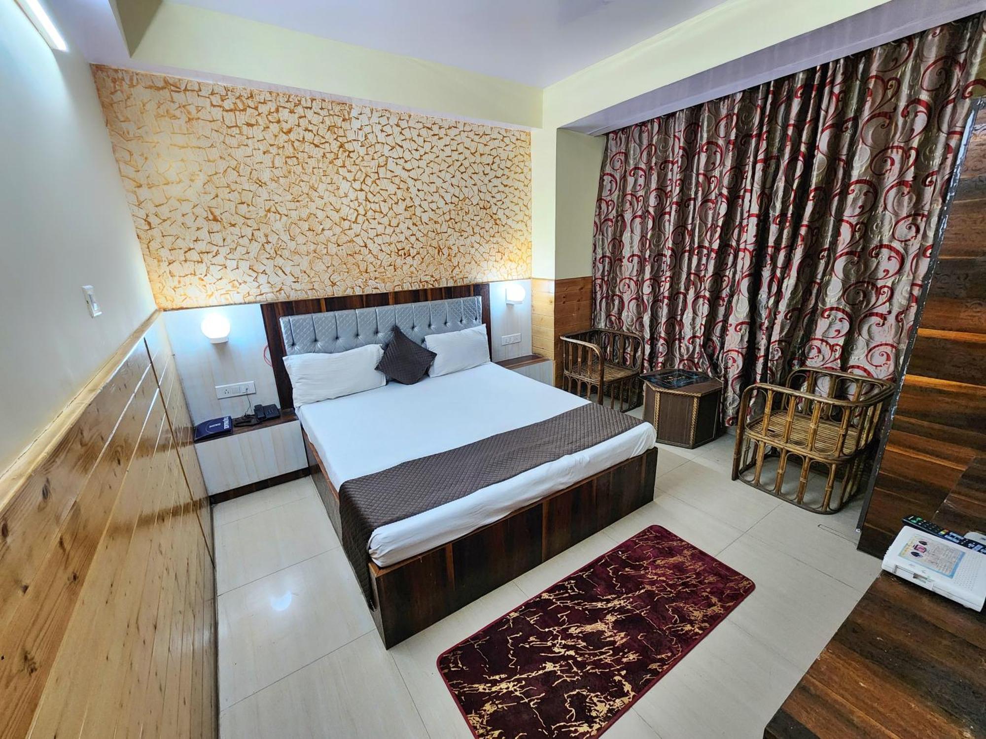 Hotel Taj Palace Near Mall Road Simlá Kültér fotó
