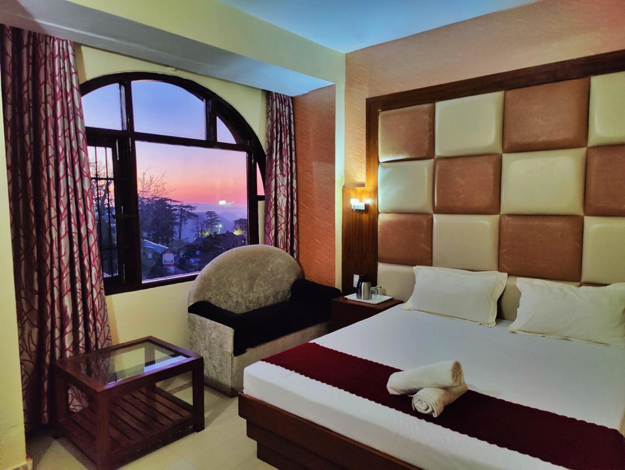Hotel Taj Palace Near Mall Road Simlá Kültér fotó