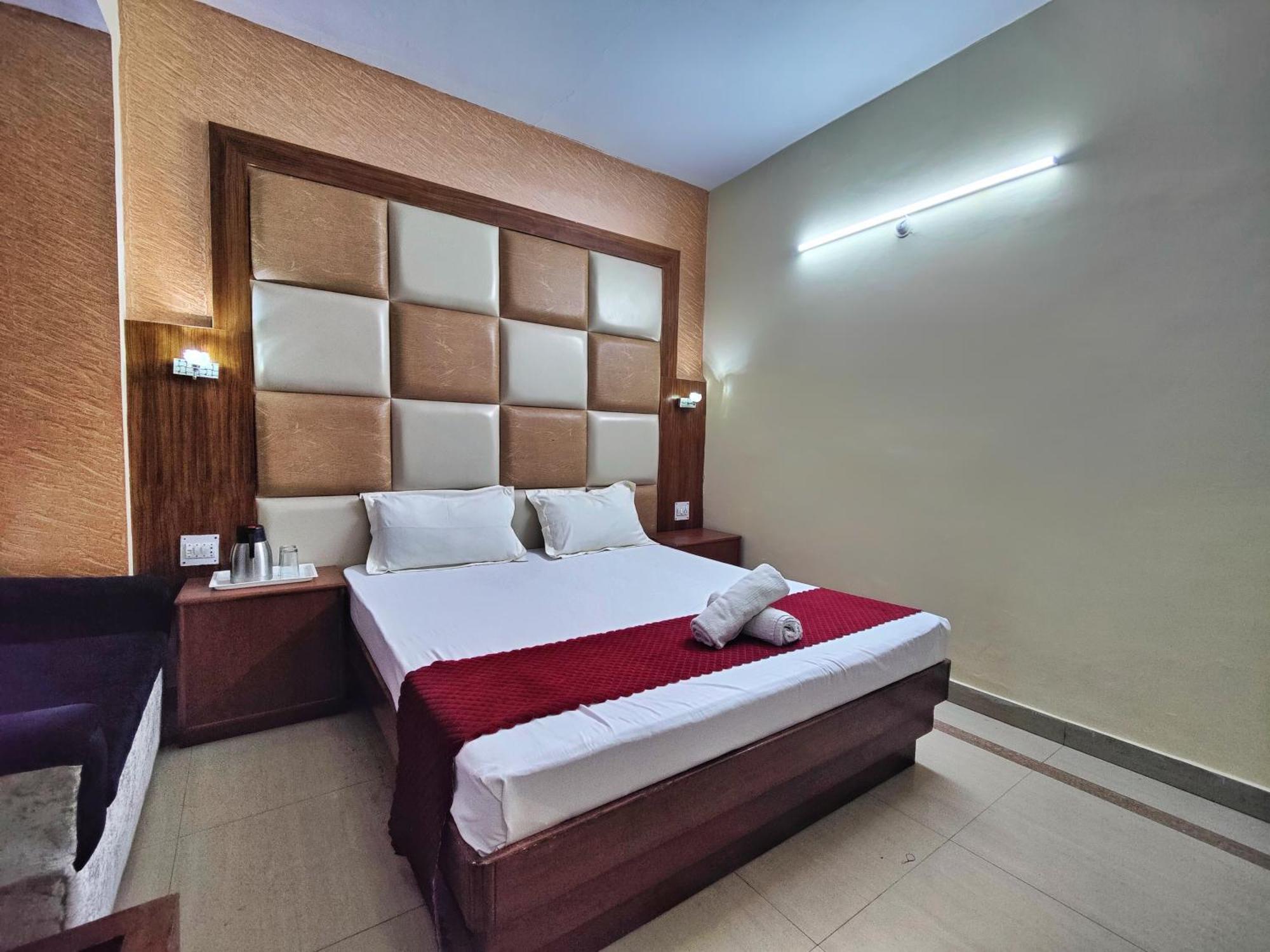 Hotel Taj Palace Near Mall Road Simlá Kültér fotó